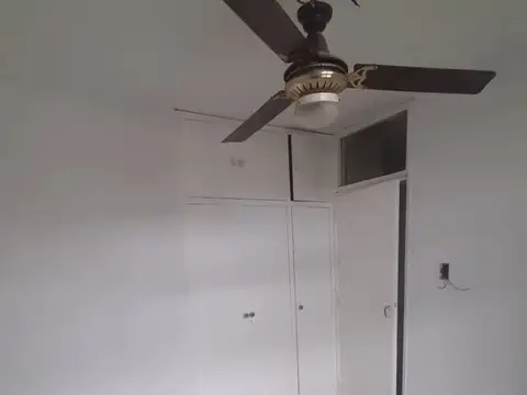 Casa en Alquiler con 2 cocheras