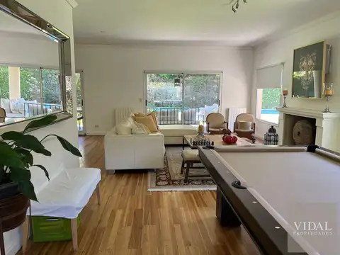 Casa 5 ambientes con 3 baños