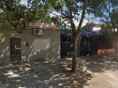 Venta de Casa apta crédito en Barranqueras.-
