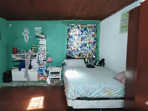 Casa 7 ambientes con 2 baños