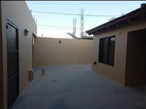 Casa 3 ambientes con 1 baño