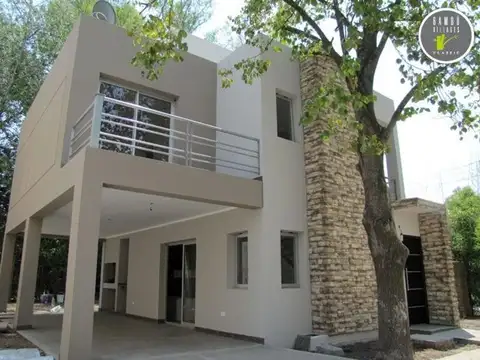Venta Duplex 4 Ambientes Dentro De Condominio Bambu Classic
