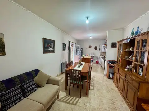 Casa en venta - 2 Dormitorios 1 Baño - Chivilcoy