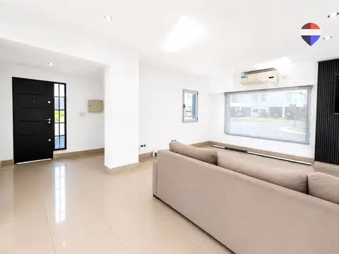 CASA 3 AMB EN VENTA CON PILETA, LAS GOLONDRINAS