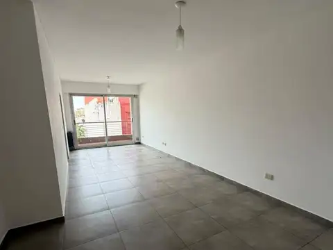ALQUILER - Mono Ambiente luminoso con Balcon - Parque Chacabuco