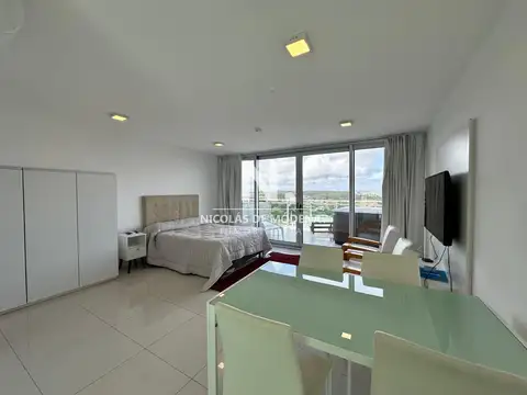 Monoambiente en venta en Punta Del Este  con vista al mar