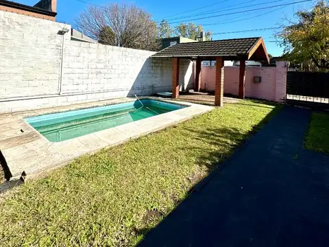 Casa 3 ambientes con 1 baño