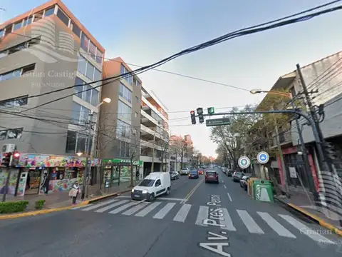 Local con Cochera en Av. Perón - San Fernando