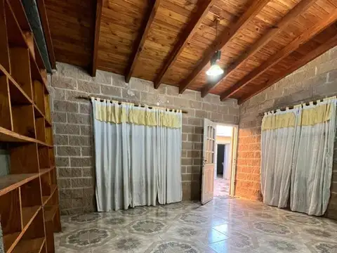 Casa en Venta con 2 cocheras