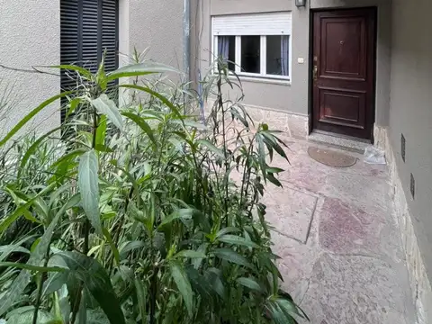 Tres Arroyos: 2 Propiedades en Barrio Residencial