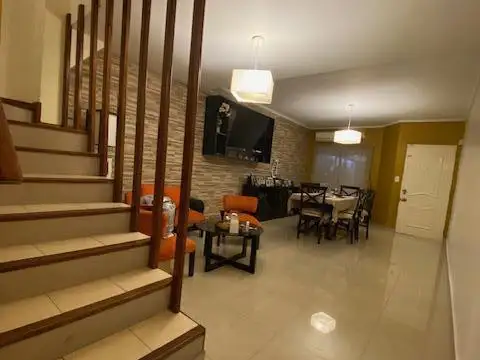Casa en Alquiler en Villa Sarmiento, $ 1.600.000