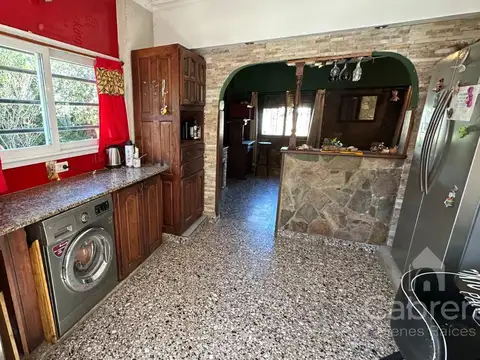 Casa en Venta con 3 cocheras