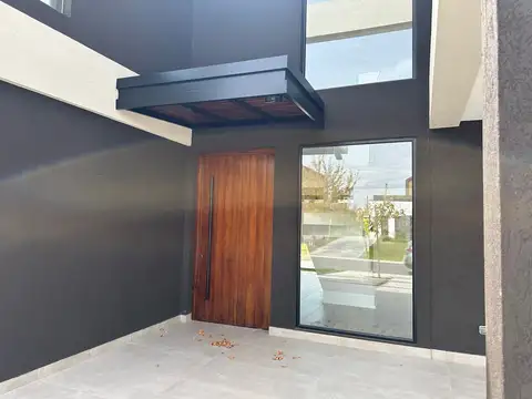 Casa en Alquiler en Puertos - Araucarias, USD 2.500