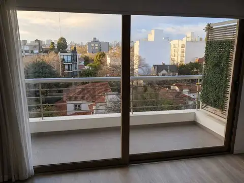 Departamento en Alquiler con 1 cocheras