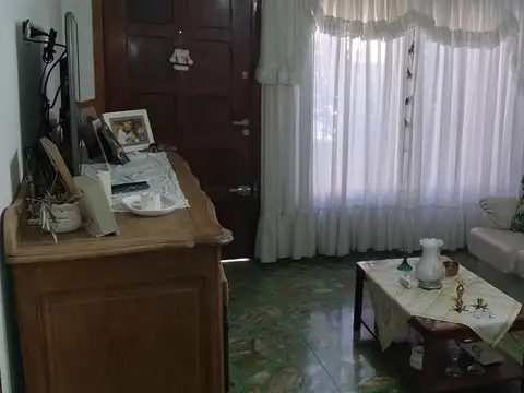 Casa en venta en V. Celina "Zona Polo Textil"  B. Encalada 2450