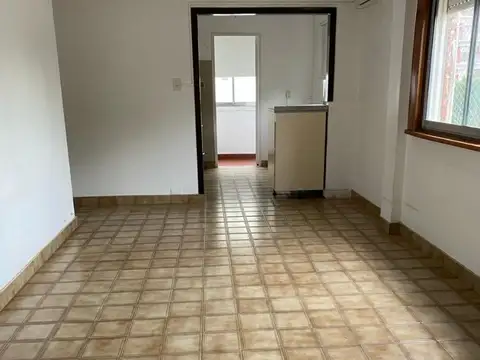 La Rioja 2400, Piso 2