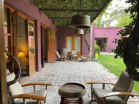 Posada en Chacras de Coria ideal inversión.