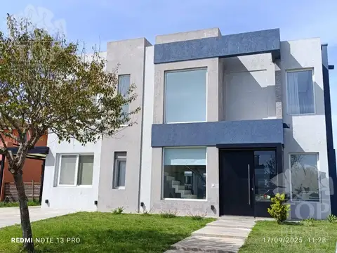 Casa en ALQUILER ANUAL -  EL CANTON NORTE