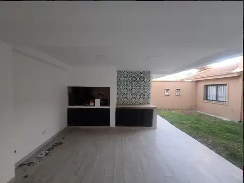 Casa en Venta con 6 cocheras