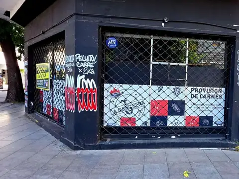 Local comercial en esquina MUNRO