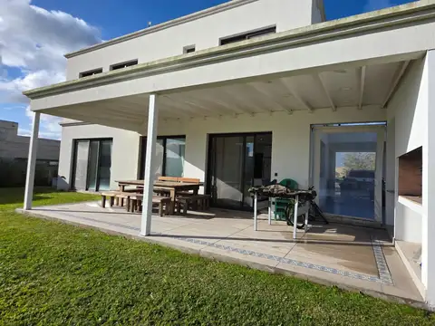 Casa en Venta en La Magdalena, USD 269.000