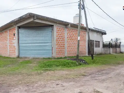 VENTA CASA 3 AMB FLORENCIO VARELA. VILLA VATTEONE