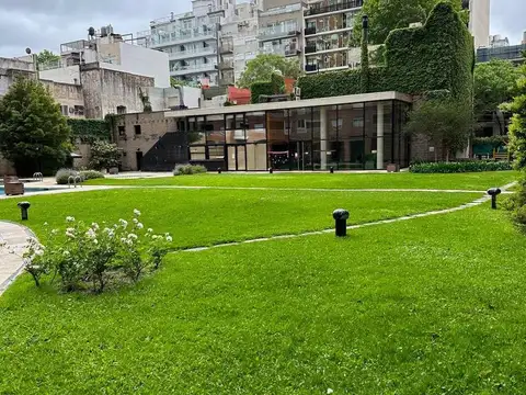 Av. Del Libertador e/ Deheza y Pico