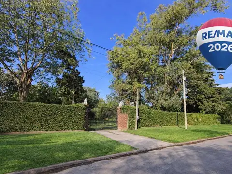VENTA CASA 3AMB PARQUE PILETA EN VIRREY DEL PINO