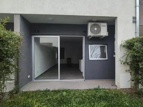Duplex 4 ambientes - fácil salida a Acceso Oeste.