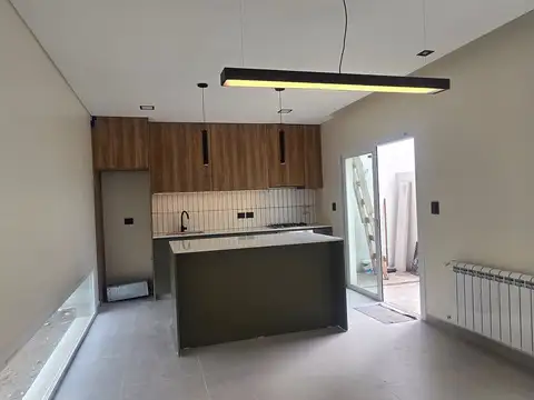Casa en Venta en General Fernández Oro, USD 180.000