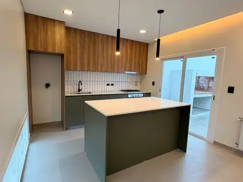 Casa 3 ambientes con 1 baño