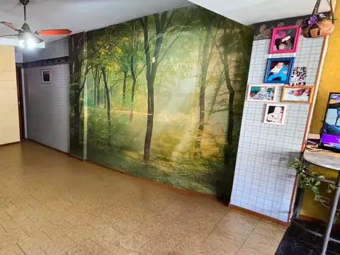 Departamento 6 ambientes con 2 baños