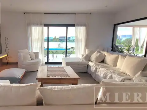 Casa en Alquiler al Oeste