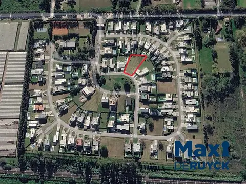 Terreno central en Barrio Privado La Reserva de Hudson, de los más grandes del barrio.