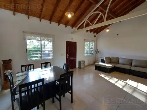 NOE. Venta. Casa 4 ambientes. Bernardez al 400, Parque Sakura. Exaltacion de la Cruz