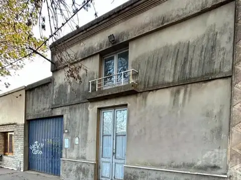 Casa en venta - 2 Dormitorios - 1 Baño - Cochera - 356Mts2 - Chacabuco