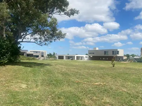 Venta Lote 900m2 en  La Magdalena Barrio Historico en Canning