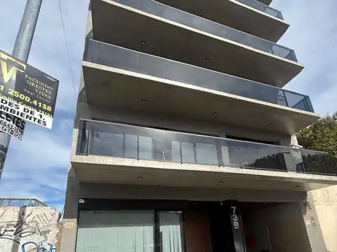 Local en Alquiler en Mataderos, USD 900