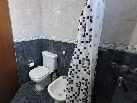 Depto Tipo Casa en Venta en Villa Elvira, USD 82.000