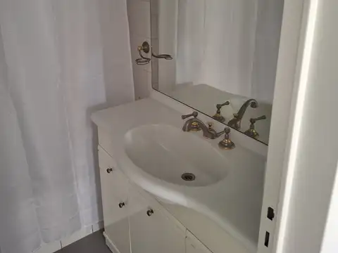 Departamento  de categoria, hermosa torre a mts de av cabildo. hermosa vista , baño y toilette, espacios muy comodos