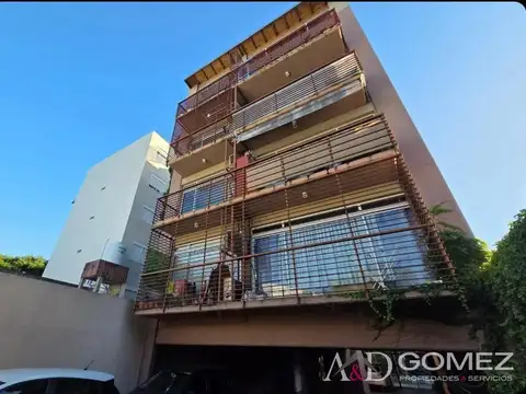 EXCELENTE MONOAMBIENTE MODERNO CON BALCON