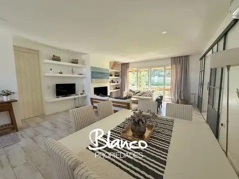 Casa en Alquiler Temporal con 2 cocheras