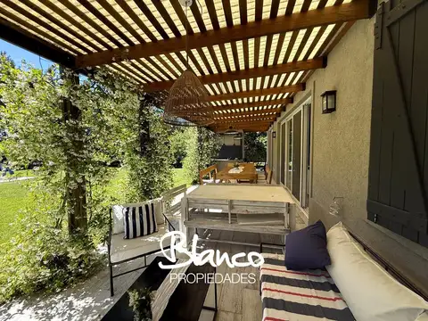 Casa 5 ambientes con 4 baños