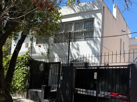 Excelente Ubicación, a mts de Av, estación, ideal consultorios