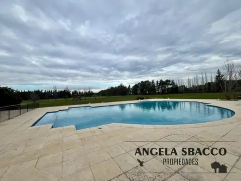 Excelente Terreno en los Pinares .