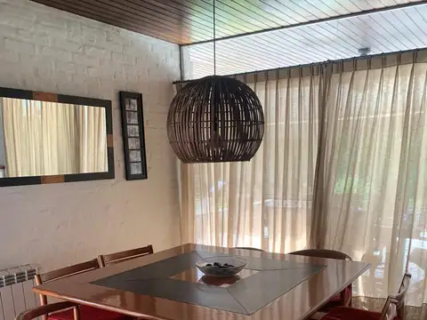 IMPECABLE CASA DE DISEÑO