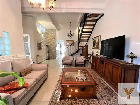 Casa en venta - 4 Dormitorios 4 Baños - 265mts2 - Barracas