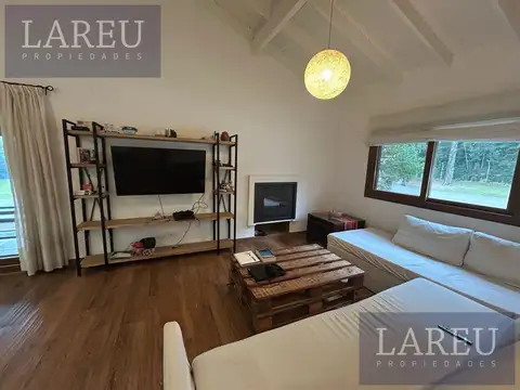 Casa 5 ambientes con 3 baños