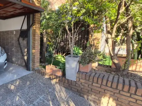 VENTA CASA 6 DORMITORIOS 3 BAÑOS PILETA B AYACUCHO