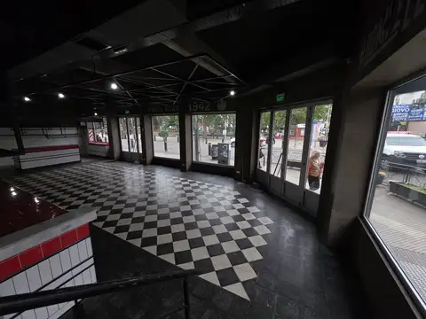 Alquiler de Local sobre Peatonal - San Justo
